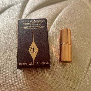 Charlotte Tilbury Matte Revolution Lipstick Pillow Talk 1.1g / 0.03oz